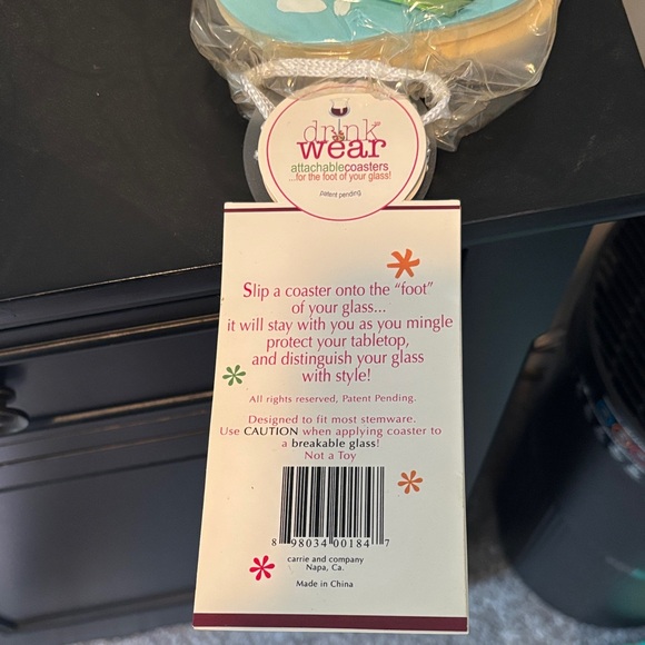 Clear and Black Insulated Tumbler with Straw and set of 4 coasters - Picture 7 of 7